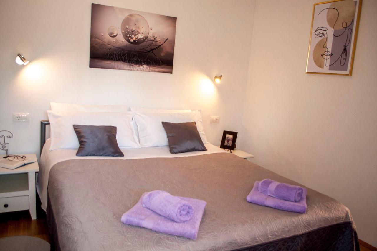 Apartment Rosa 2 Ровин Екстериор снимка