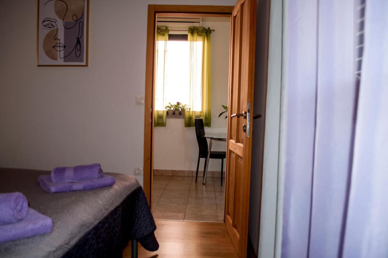 Apartment Rosa 2 Ровин Екстериор снимка