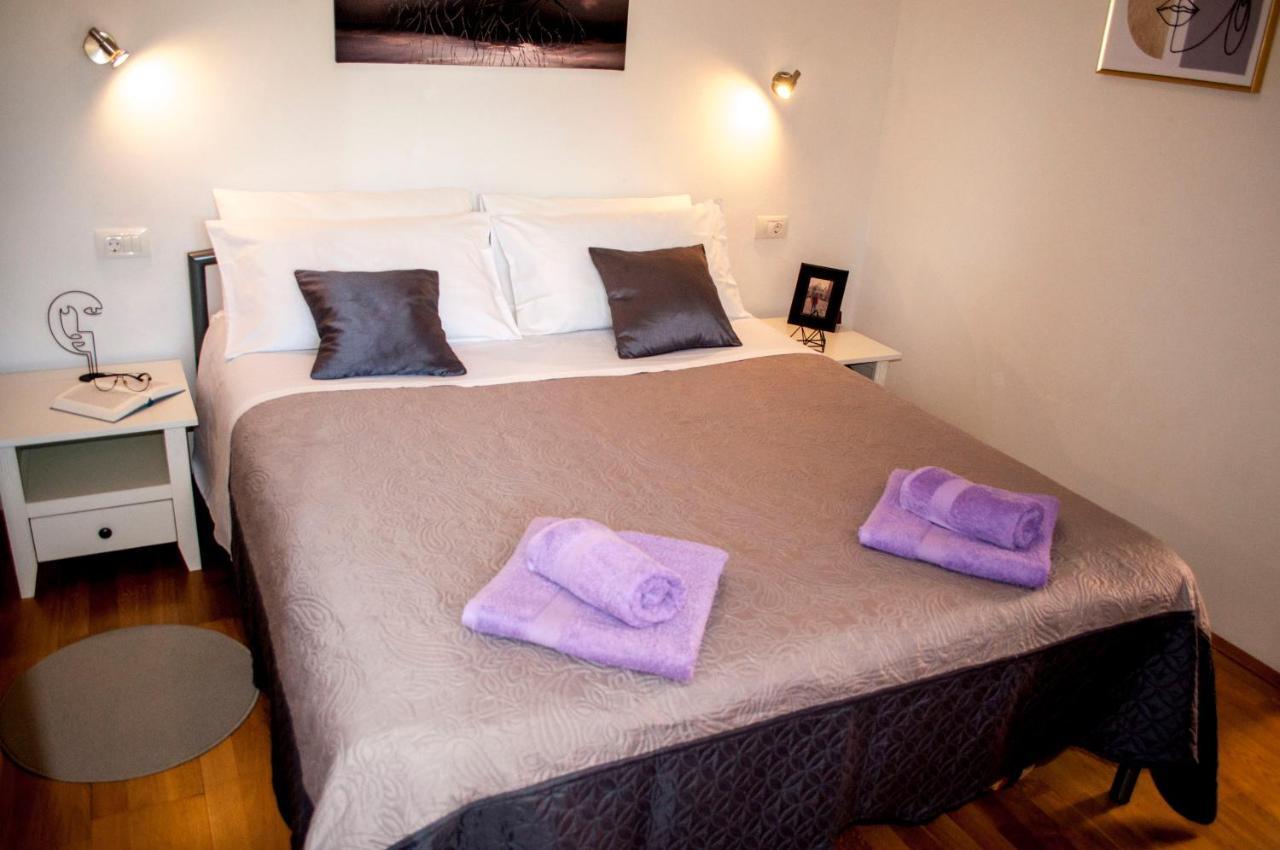 Apartment Rosa 2 Ровин Екстериор снимка