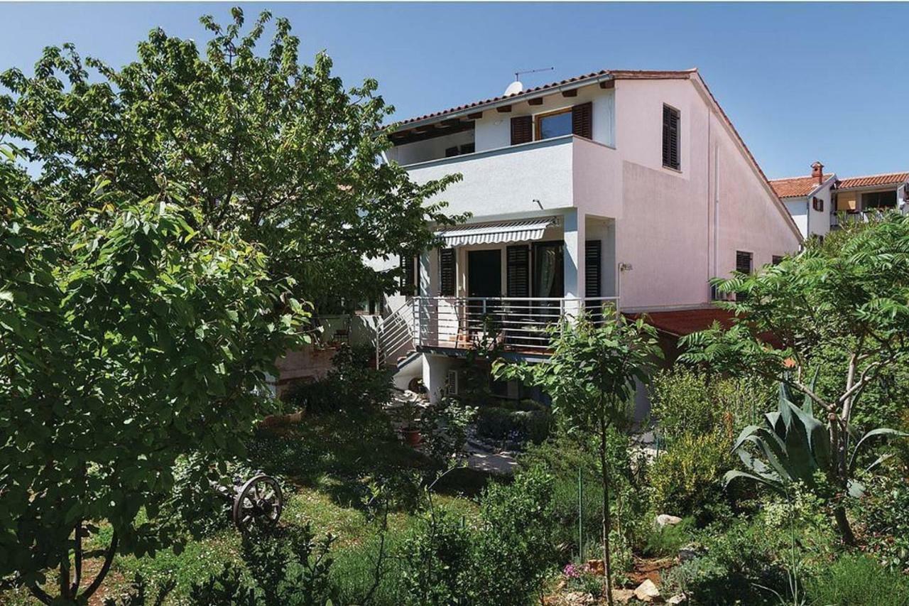 Apartment Rosa 2 Ровин Екстериор снимка