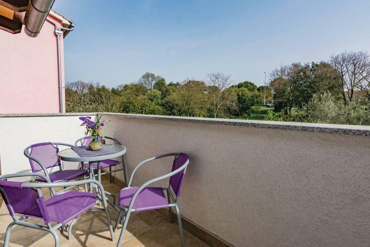 Apartment Rosa 2 Ровин Екстериор снимка