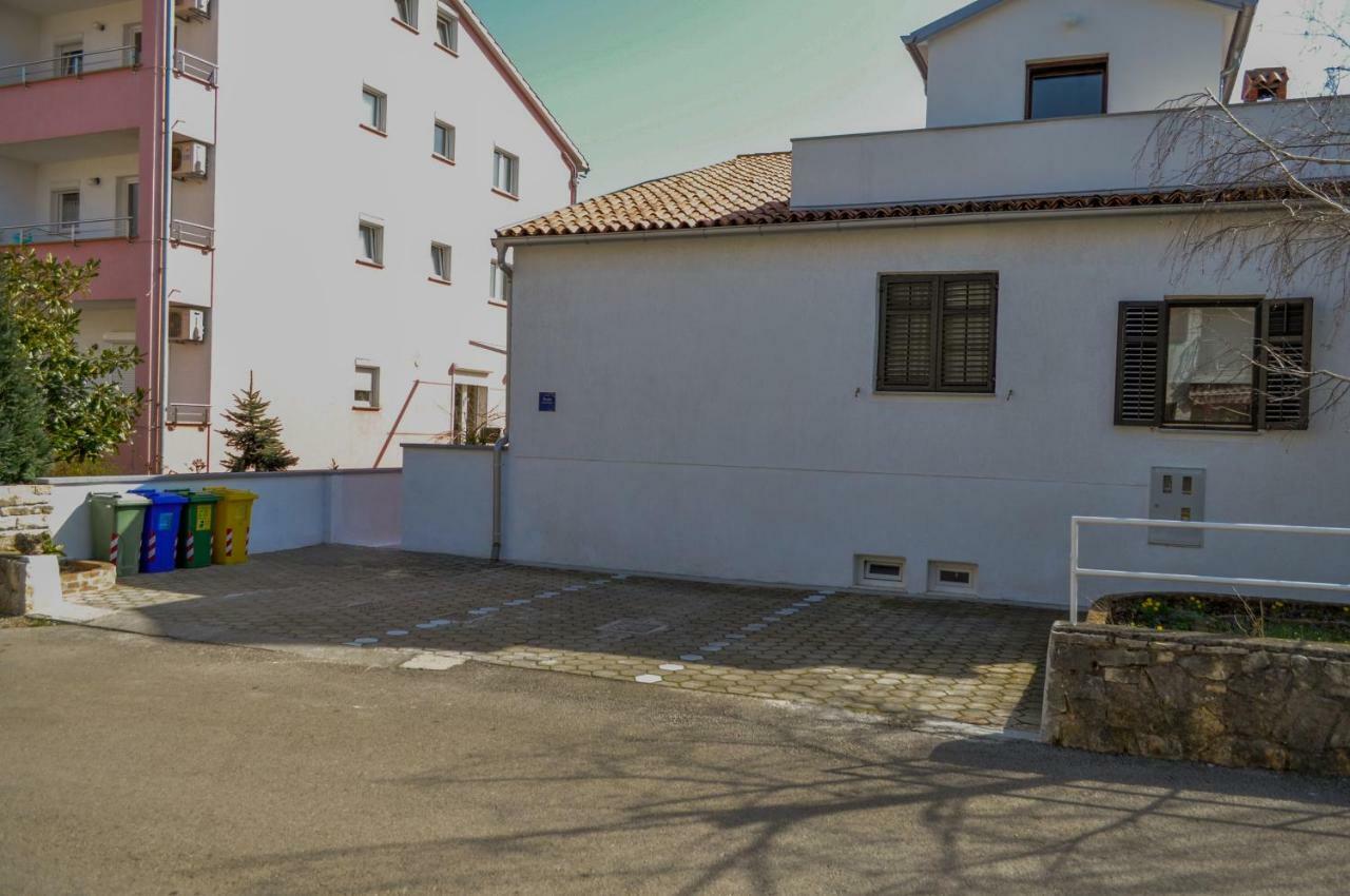 Apartment Rosa 2 Ровин Екстериор снимка